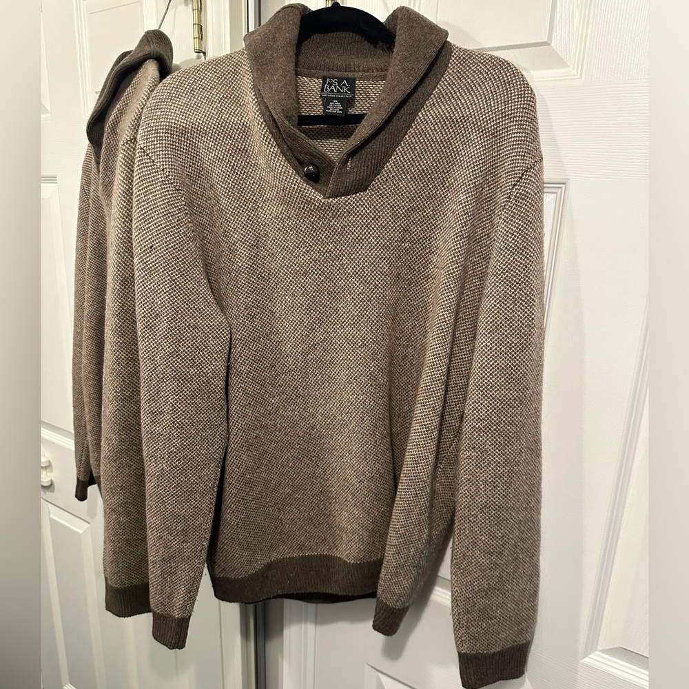 Men’s sweater Joseph A Bank sweater size XL like NEW!